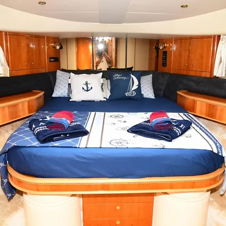 船上ホテル Ottoman 07 Private Yacht Experience シダ