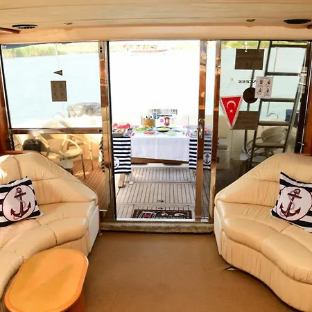 Ottoman 07 Private Yacht Experience 船上ホテル シダ